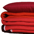 rote, gefaltete Decken
